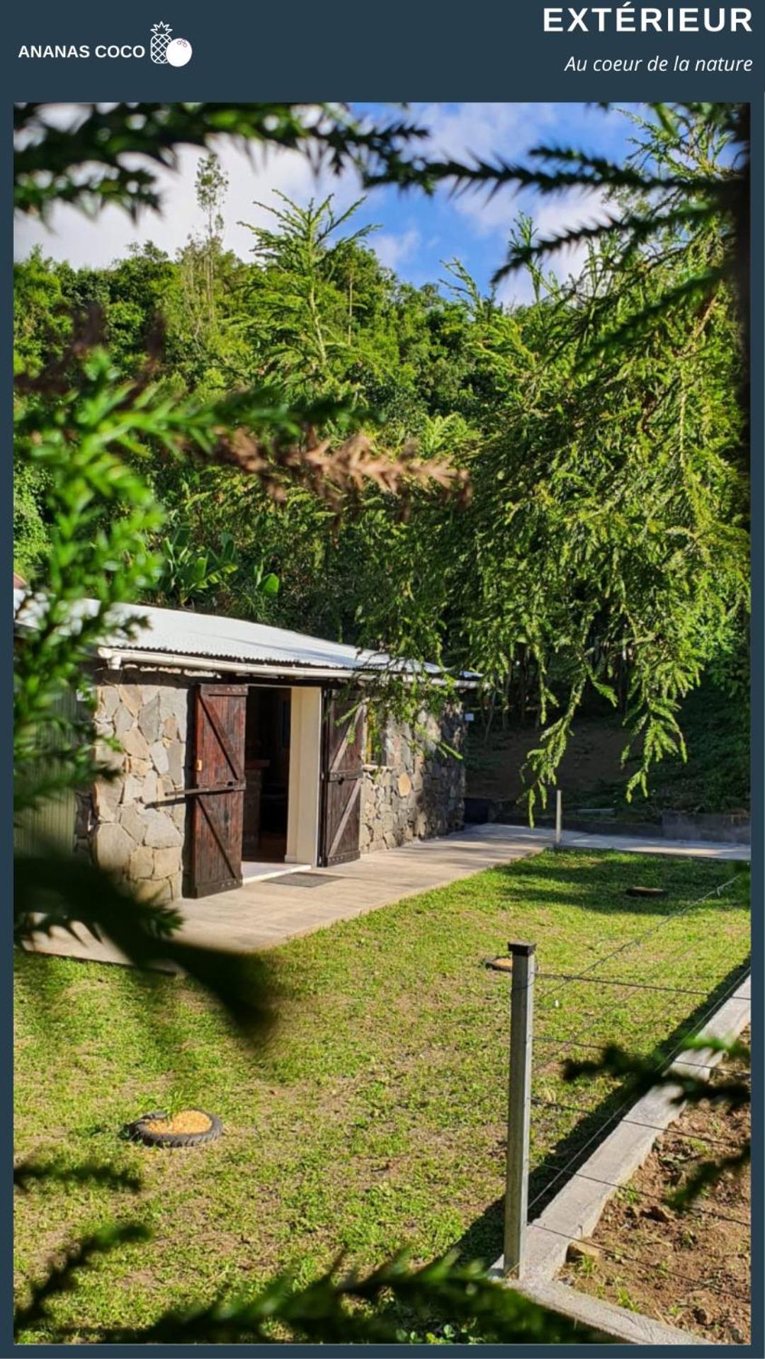 Ananas Coco Bed & Breakfast Salazie Bagian luar foto